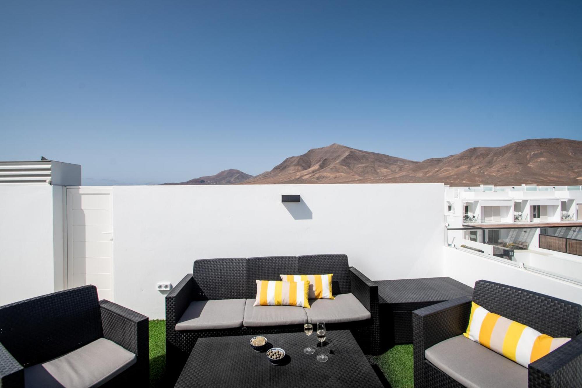 Serena Villa 38 - Heated Pool, Sea Views, Ac, High Speed Internet Playa Blanca  Esterno foto