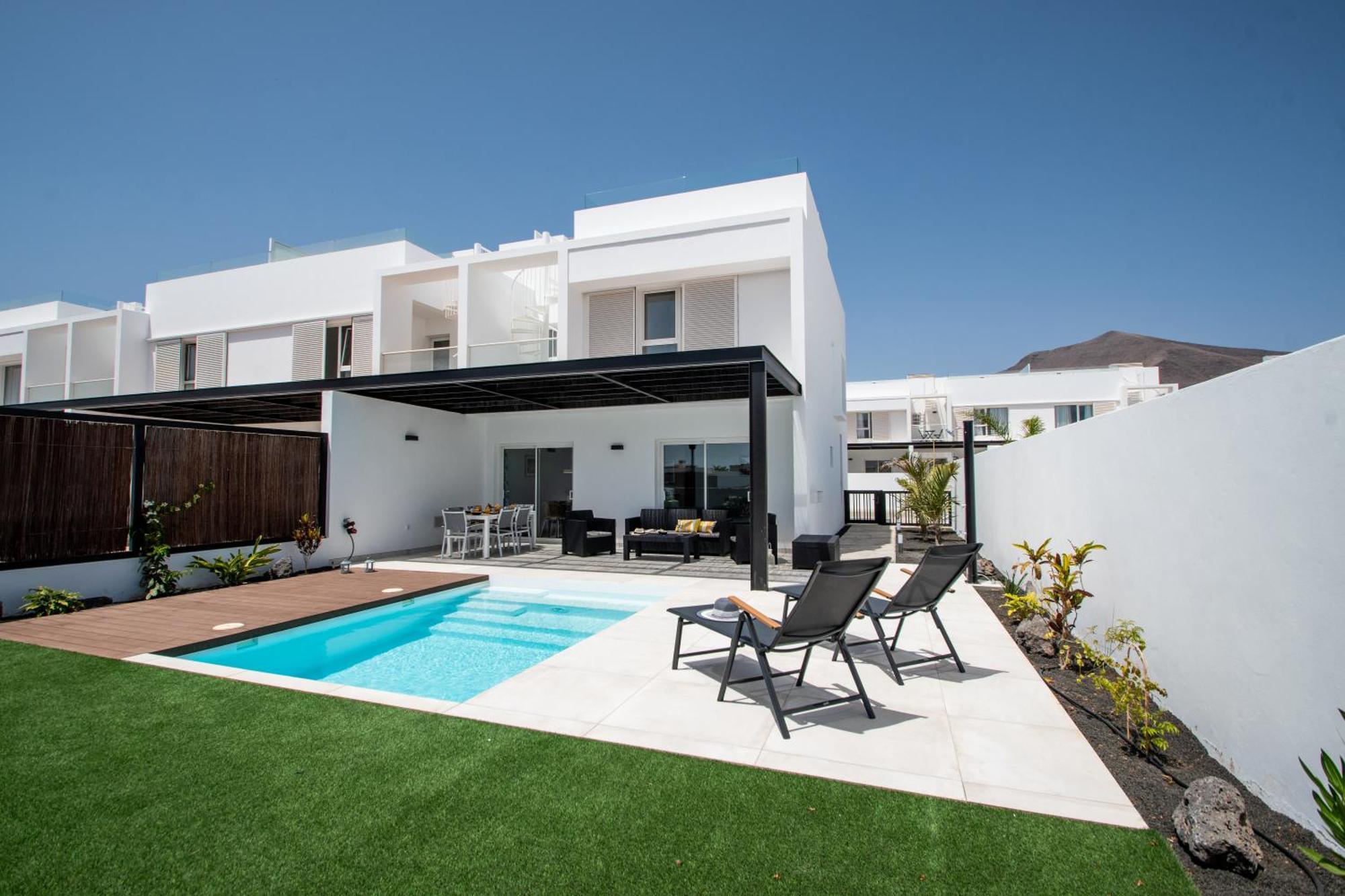 Serena Villa 38 - Heated Pool, Sea Views, Ac, High Speed Internet Playa Blanca  Esterno foto
