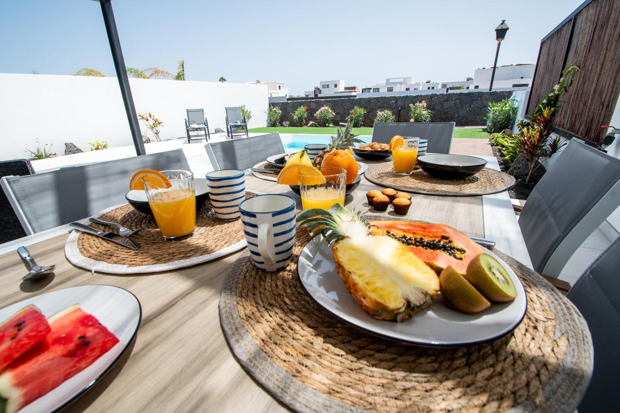 Serena Villa 38 - Heated Pool, Sea Views, Ac, High Speed Internet Playa Blanca  Esterno foto