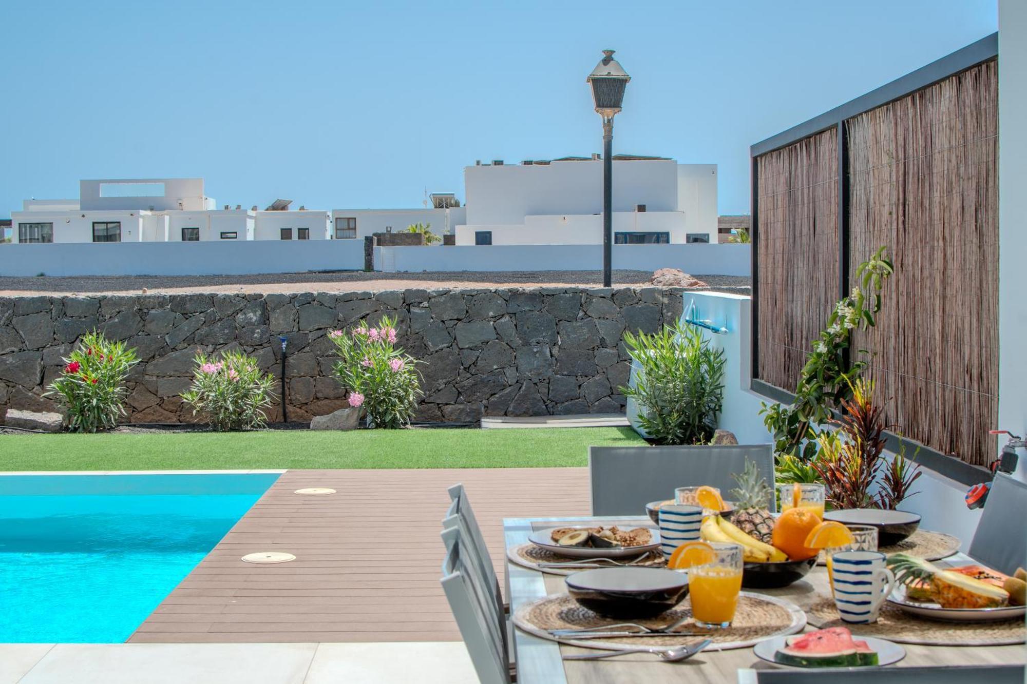 Serena Villa 38 - Heated Pool, Sea Views, Ac, High Speed Internet Playa Blanca  Esterno foto