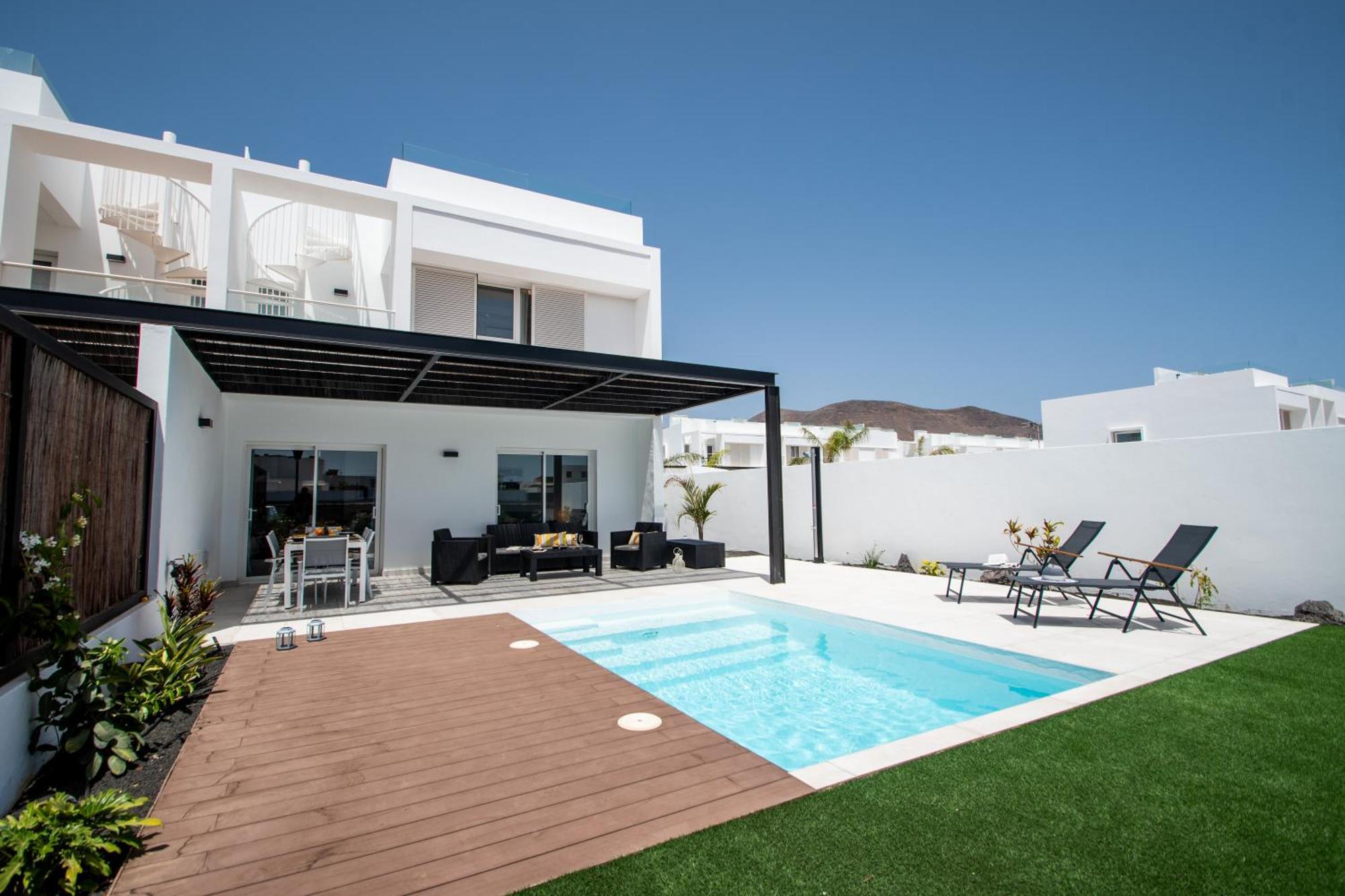Serena Villa 38 - Heated Pool, Sea Views, Ac, High Speed Internet Playa Blanca  Esterno foto